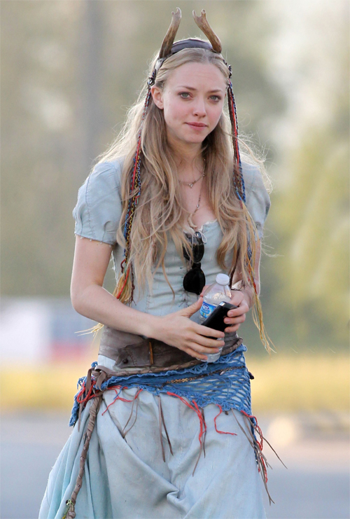 amanda seyfried red riding hood. Naturally, our Red Riding Hood still looks 