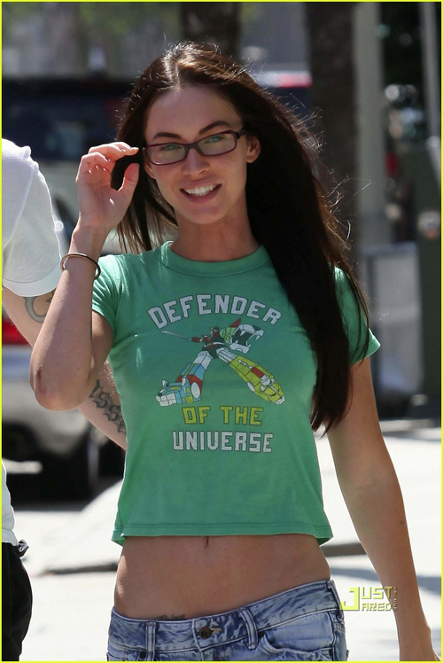 megan-fox-voltron-shirt-01.jpg