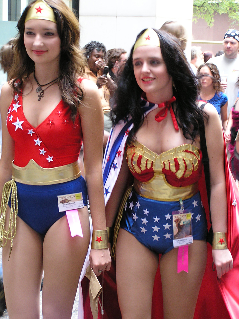 wonder-woman-sexy-09.jpg