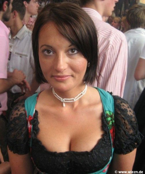 oktoberfest boobs