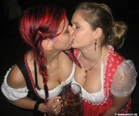 oktoberfest boobs