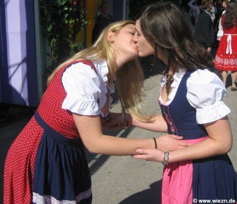 oktoberfest boobs